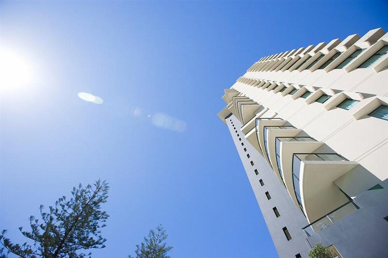 هتل Mantra Broadbeach On The Park