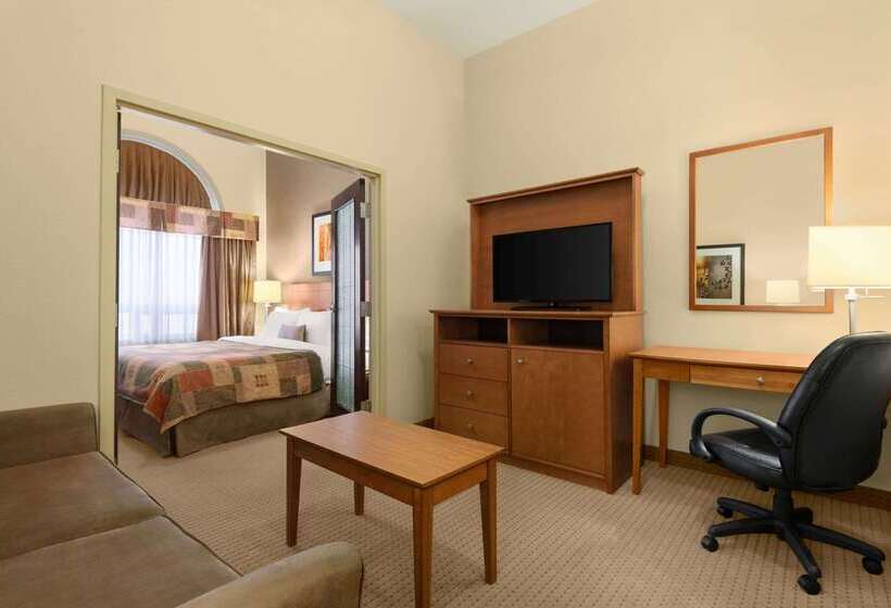 בית מלון כפרי Ramada By Wyndham Drayton Valley