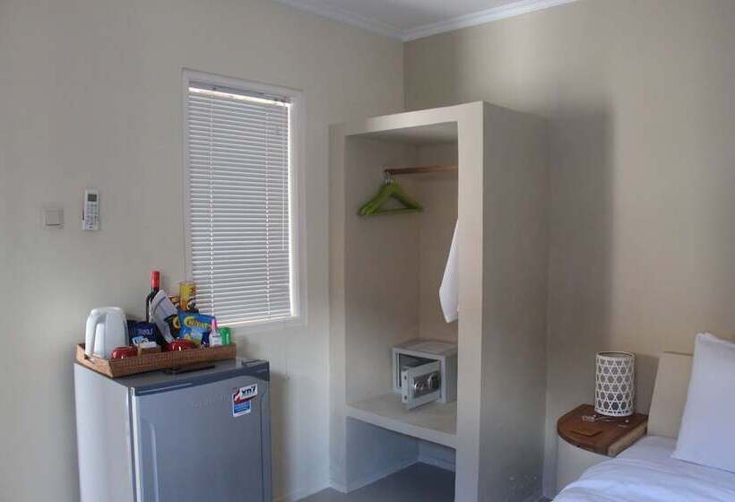 هتل Scallywags Smugglers