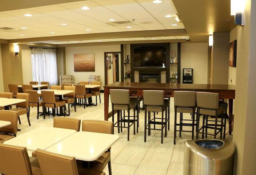 هتل Best Western Plus Omaha Airport Inn
