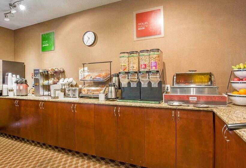 בית מלון כפרי Comfort Inn & Suites