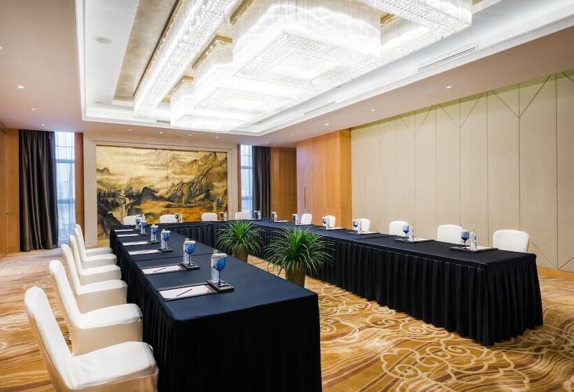 هتل Crowne Plaza Xiangyang, An Ihg