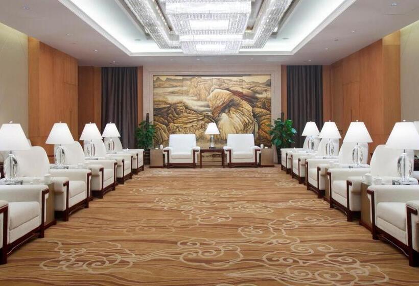 هتل Crowne Plaza Xiangyang, An Ihg
