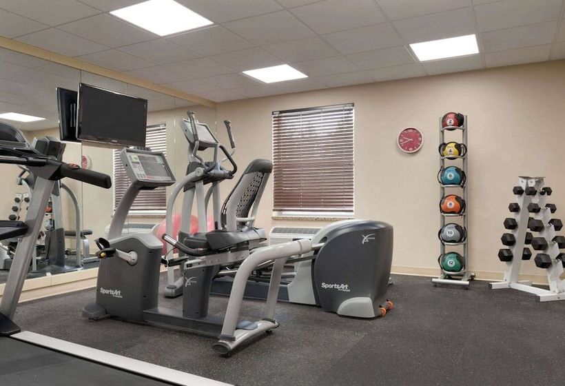 בית מלון כפרי Days Inn & Suites By Wyndham Sherwood Park Edmonton