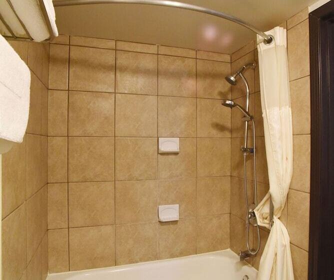 בית מלון כפרי Econo Lodge Inn & Suites Drumheller