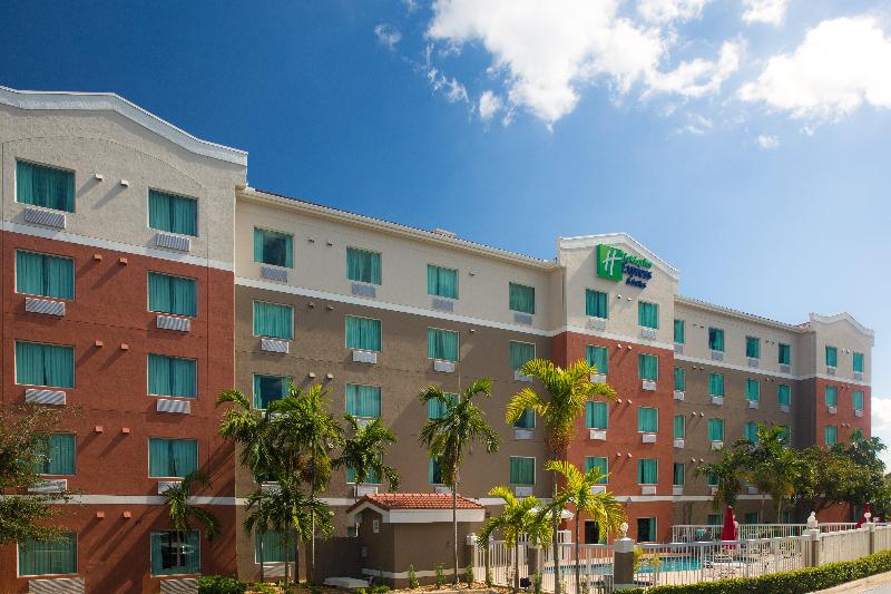 فندق Holiday Inn Express & Suites Pembroke Pines Sheridan St, An Ihg