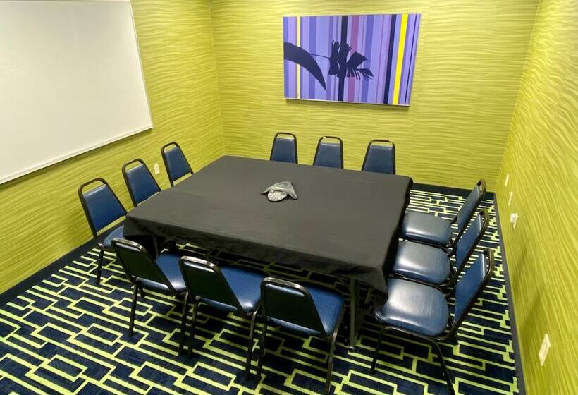 בית מלון כפרי Holiday Inn Express Suites Plant City By Ihg