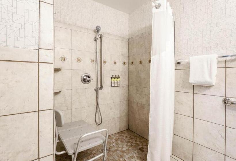 هتل Holiday Inn Express Lancaster, An Ihg