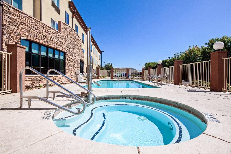هتل Holiday Inn Express & Suites Clovis Fresno Area, An Ihg
