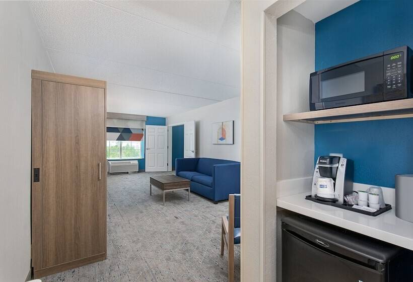 هتل Holiday Inn Express & Suites Columbus At Northlake, An Ihg