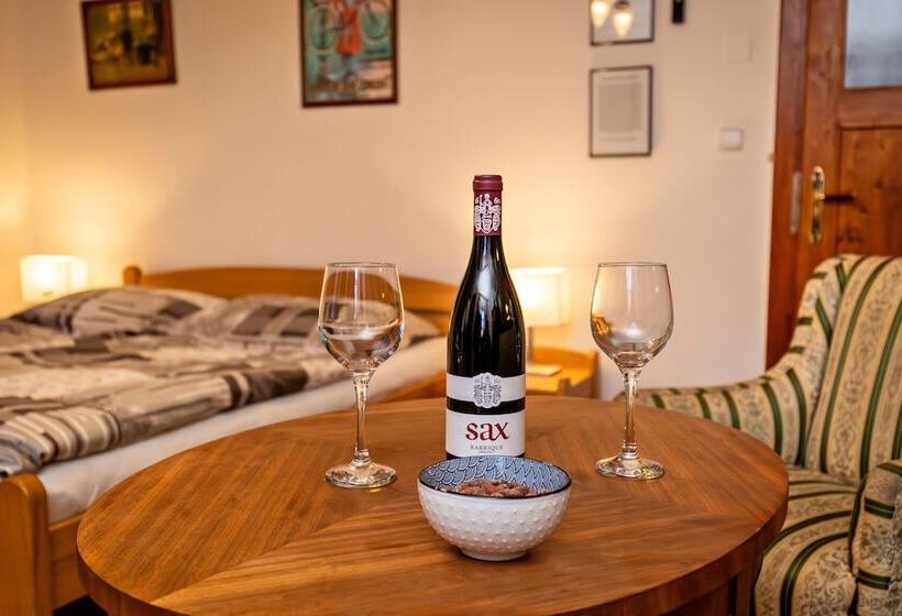 هتل Pension Nostalgie