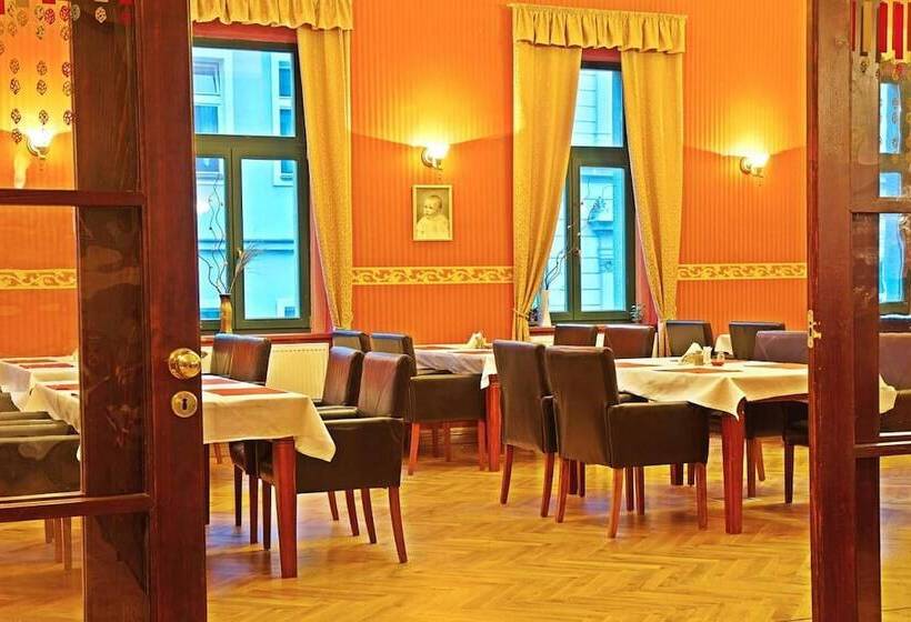 فندق Zlaty Lev Zatec