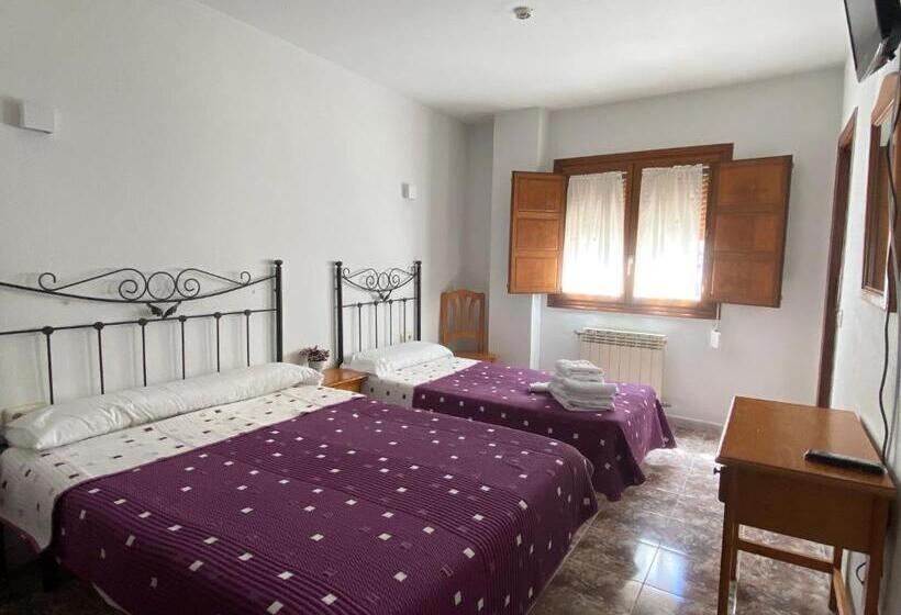پانسیون Hostal La Alberca