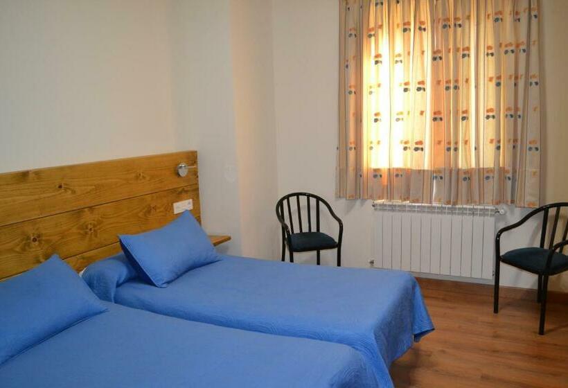 ペンション Hostal Aribel Longinos