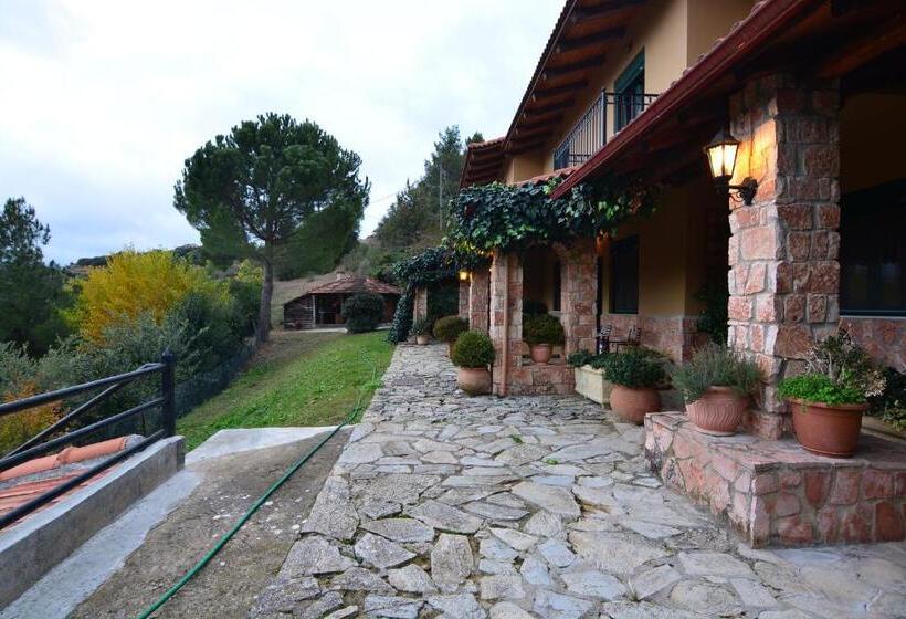 ホテル Aphrodite's Inn Kalavrita