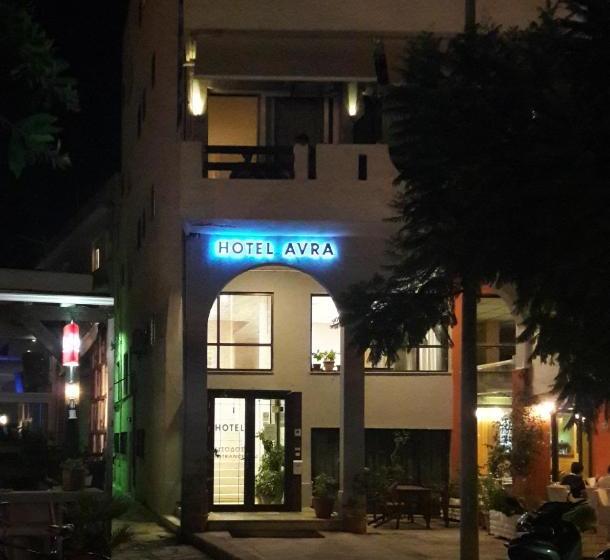 هتل Avra