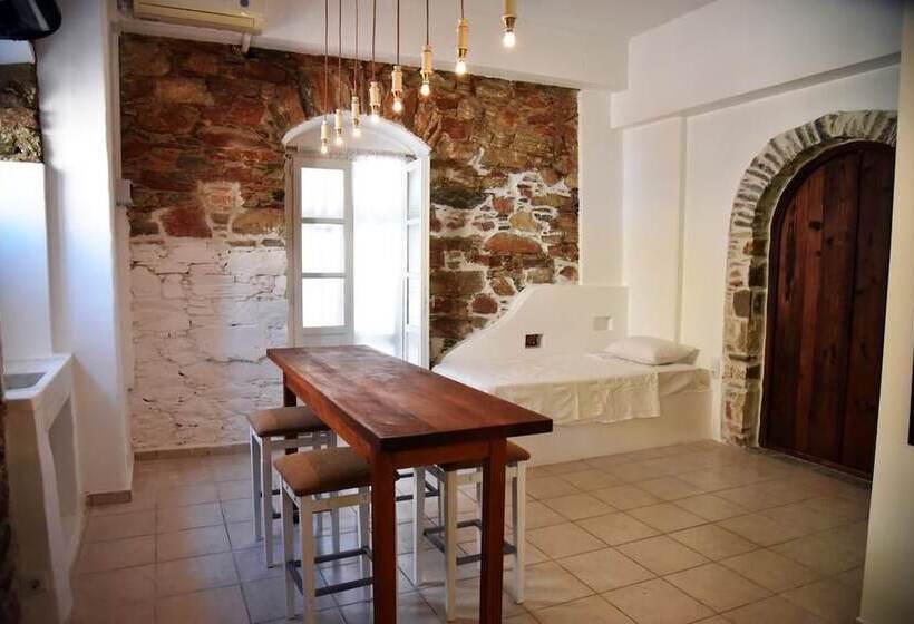 هتل Axilleion Guest House