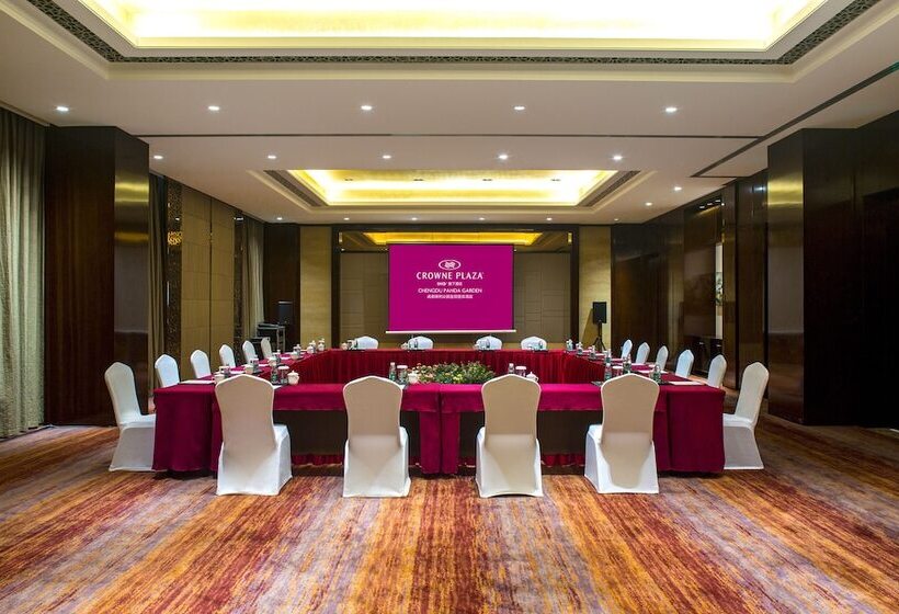 בית מלון כפרי Crowne Plaza Chengdu Panda Garden By Ihg