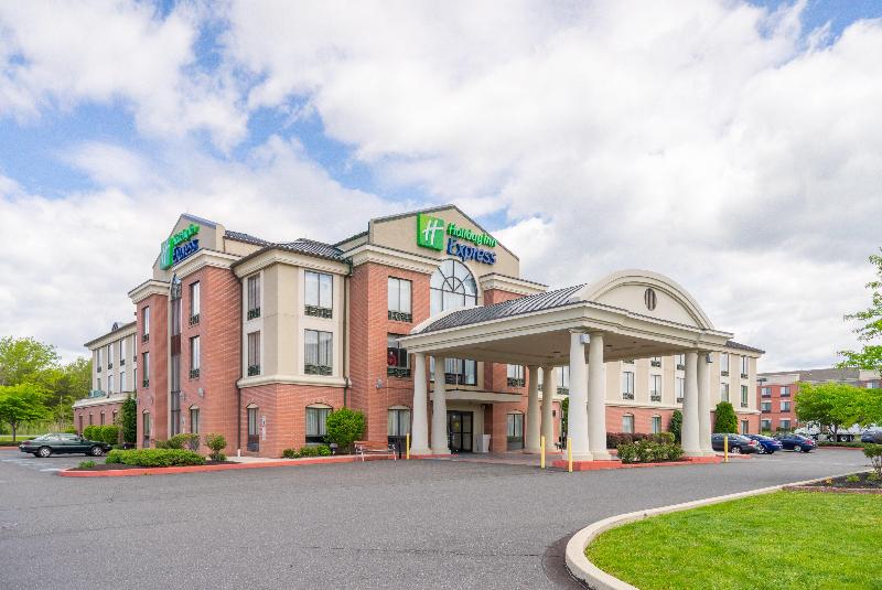호텔 Holiday Inn Express And Suites   Quakertown, An Ihg