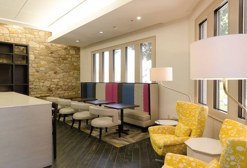 هتل Holiday Inn Express Hickory   Hickory Mart, An Ihg