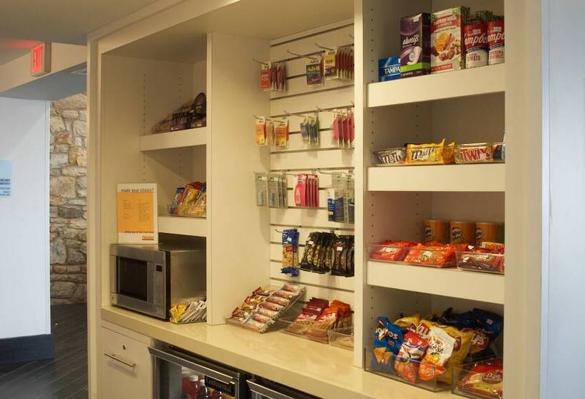 هتل Holiday Inn Express Hickory   Hickory Mart, An Ihg