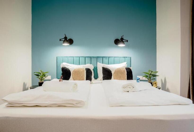 簡易ホテル Maverick Ensuites