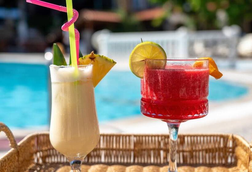 هتل Ata Lagoon Beach