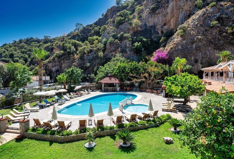 هتل Ata Lagoon Beach