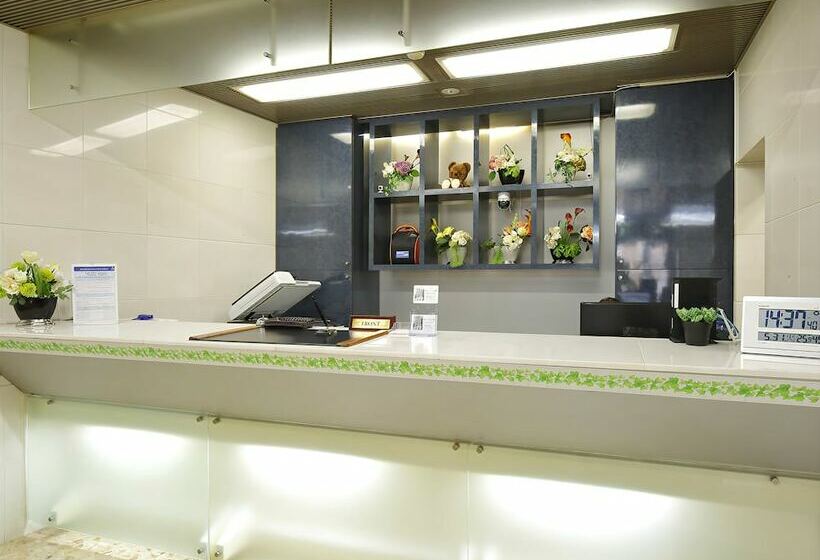 فندق Grampus Inn Osaka