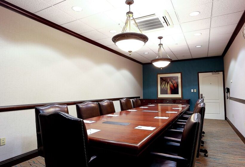 Отель Hampton Inn & Suites Tampawesley Chapel