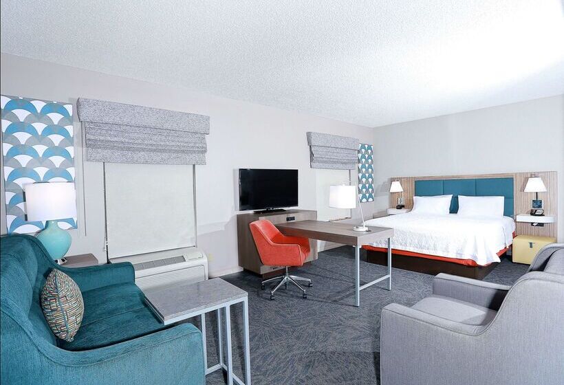 Отель Hampton Inn & Suites Tampawesley Chapel