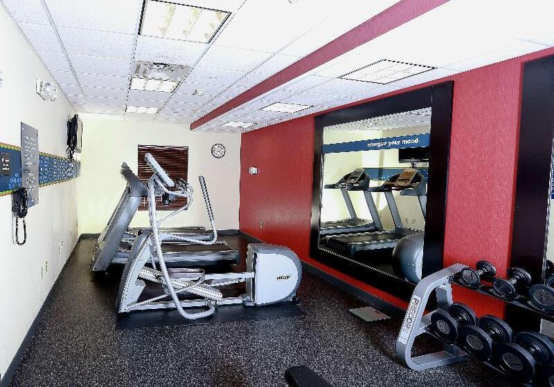 Отель Hampton Inn & Suites Tampawesley Chapel