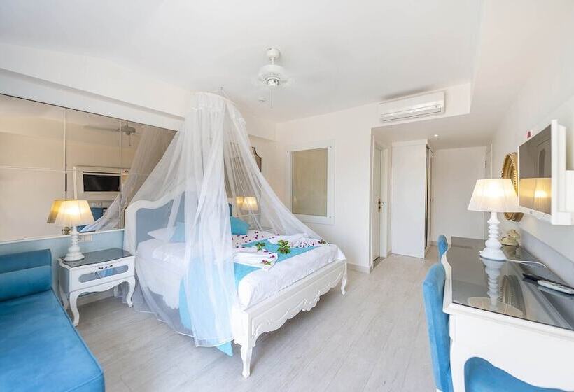 هتل Montebello Deluxe