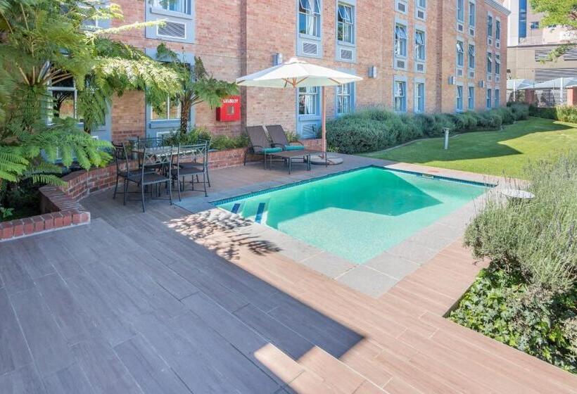 בית מלון כפרי Town Lodge Roodepoort