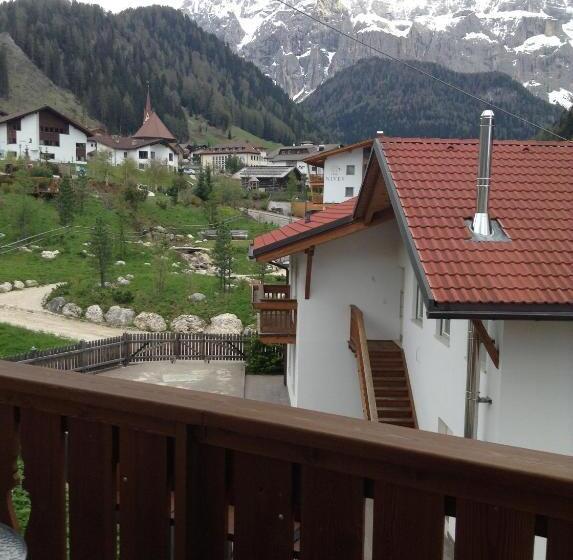 تختخواب و صبحانه Villa Seceda