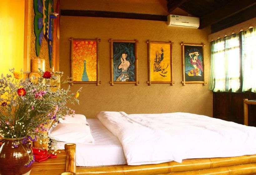 Отель Blossom Hill Inn Lijiang Yichiyuan