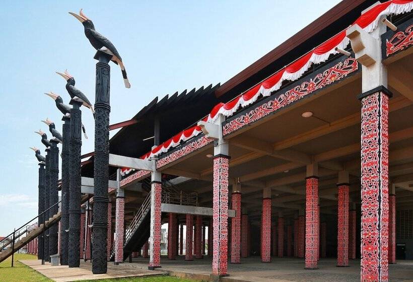 هتل Mercure Pontianak City Center