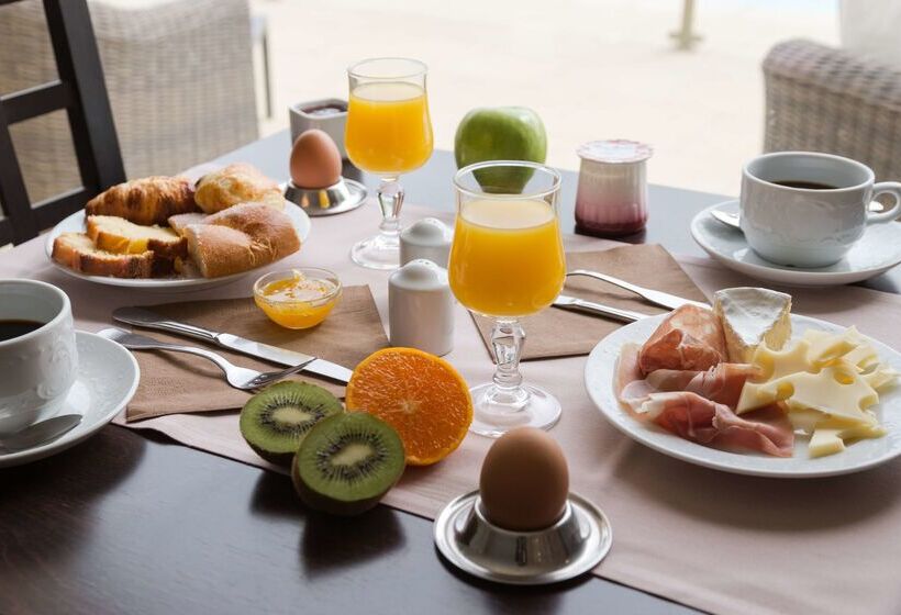 فندق Val Baussenc, The Originals Relais