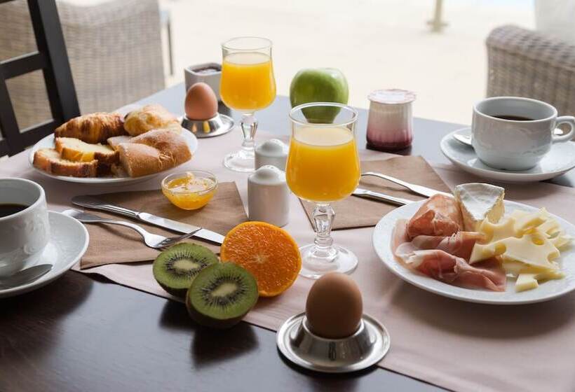 فندق Val Baussenc, The Originals Relais