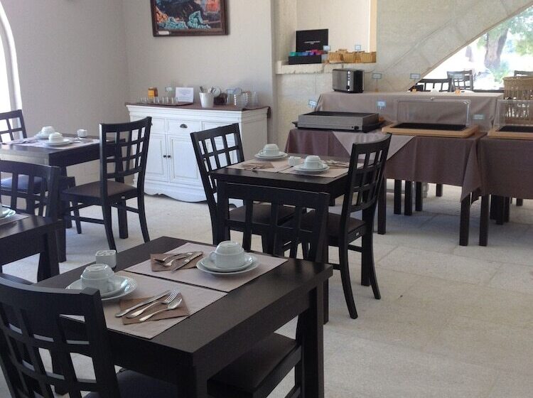 فندق Val Baussenc, The Originals Relais