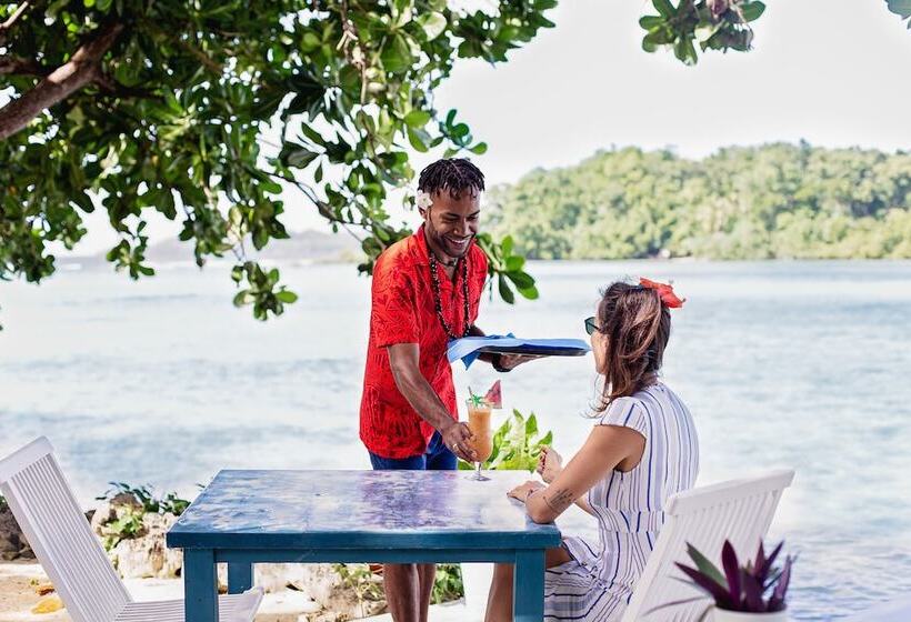 استراحتگاه Turtle Bay Lodge