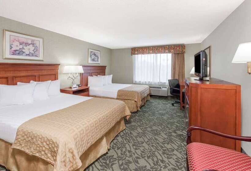 هتل Baymont By Wyndham Grand Rapids N/walker