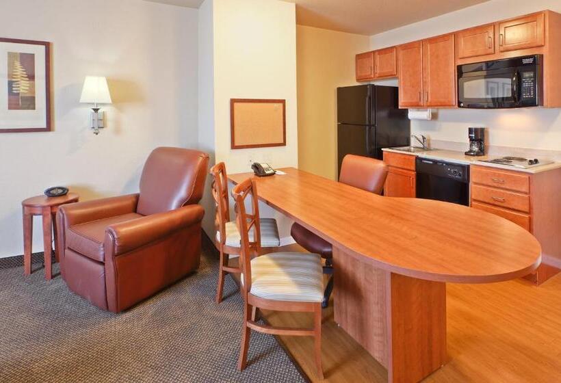 ホテル Candlewood Suites Fayetteville, An Ihg