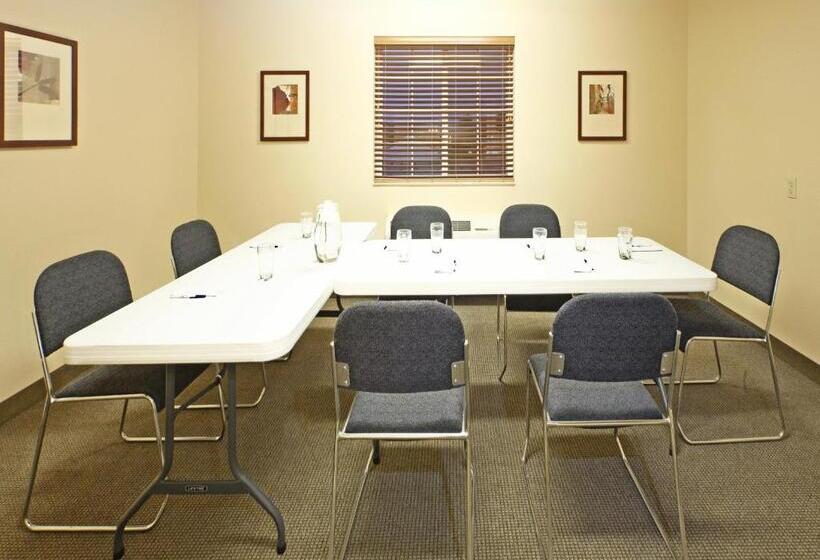 ホテル Candlewood Suites Fayetteville, An Ihg