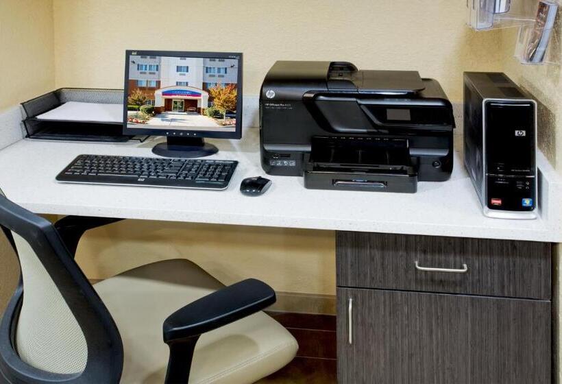 هتل Candlewood Suites Medford, An Ihg