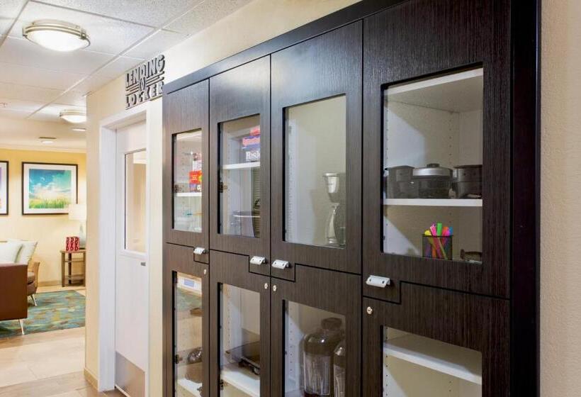 هتل Candlewood Suites Medford, An Ihg