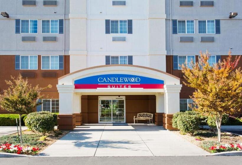 هتل Candlewood Suites Medford, An Ihg