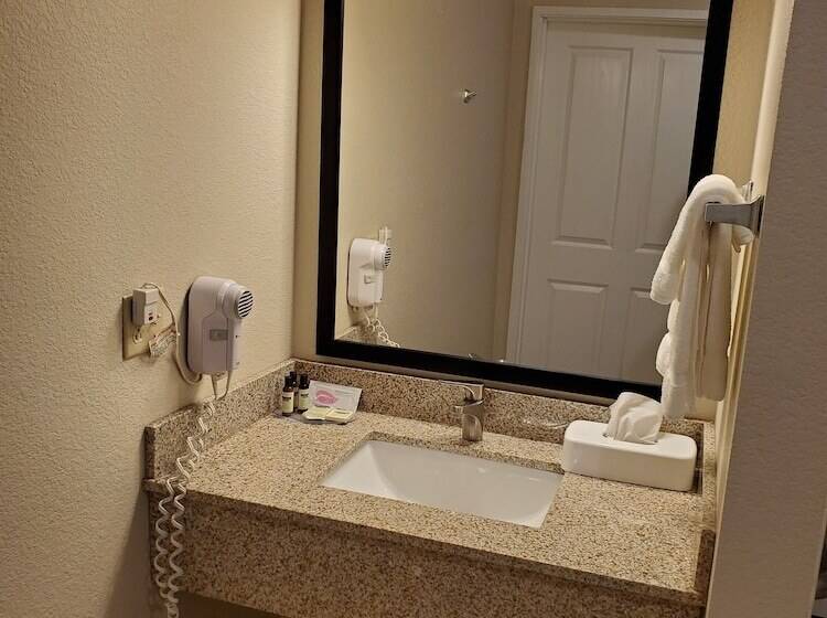 فندق Cobblestone Suites  Oshkosh