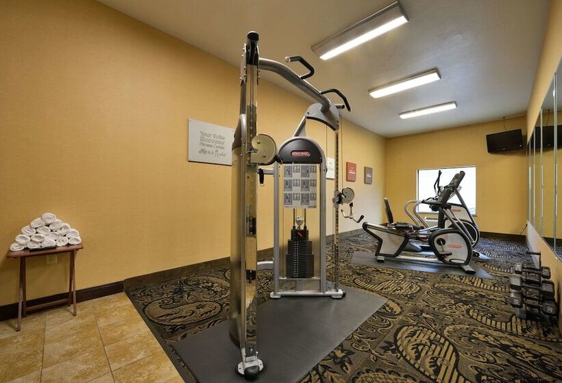 Отель Comfort Suites