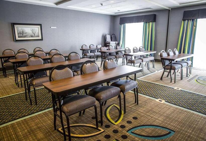 هتل Comfort Suites New Bern Near Cherry Point